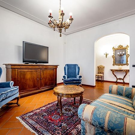 Yid Elegant Apt With Garage 佛罗伦萨 外观 照片