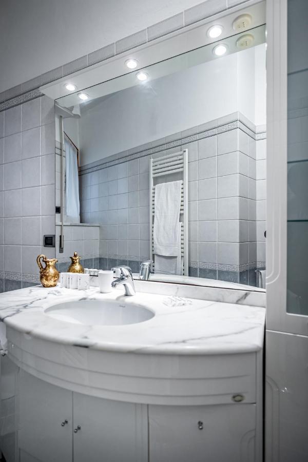 Yid Elegant Apt With Garage 佛罗伦萨 外观 照片