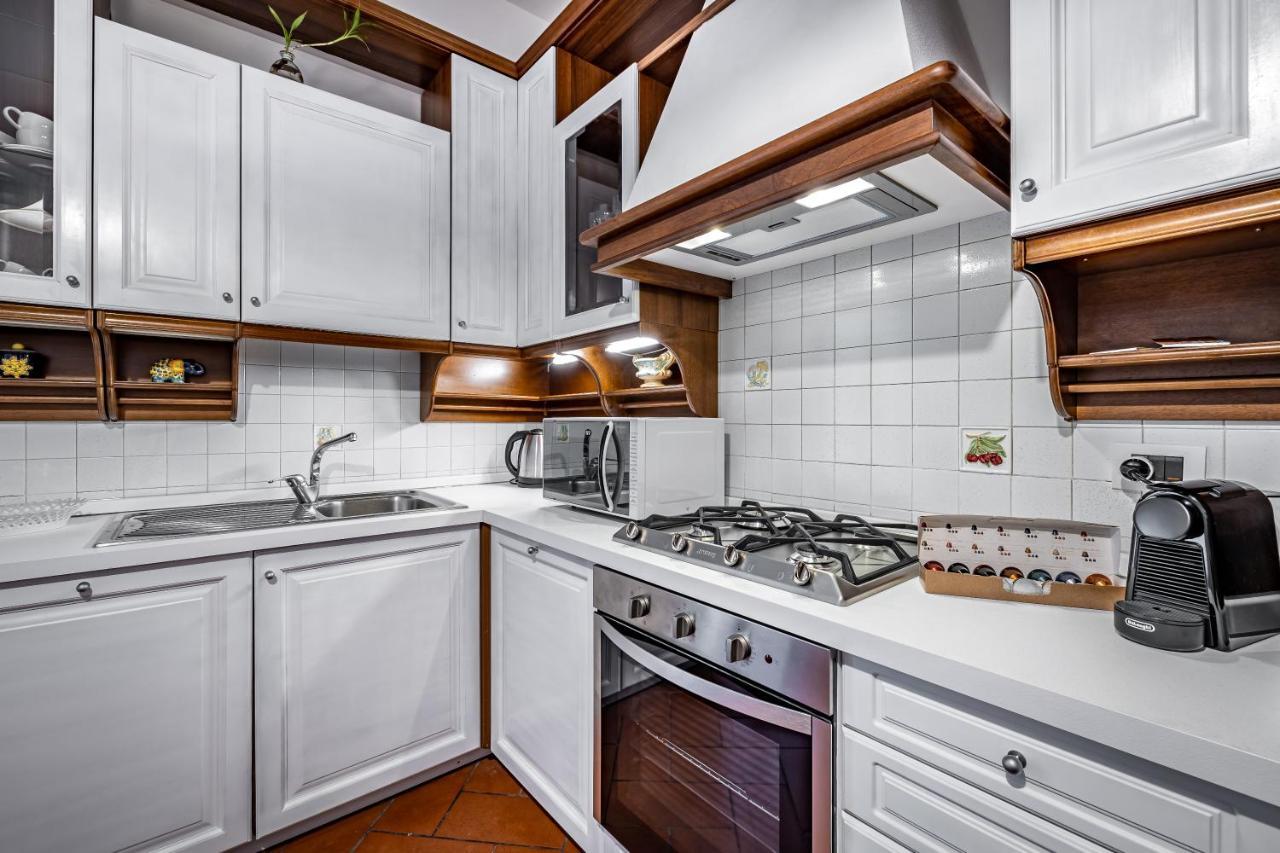 Yid Elegant Apt With Garage 佛罗伦萨 外观 照片