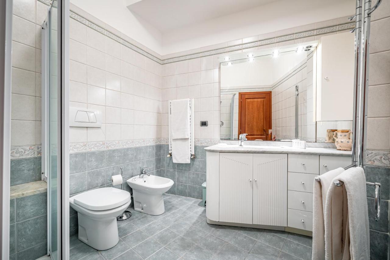 Yid Elegant Apt With Garage 佛罗伦萨 外观 照片